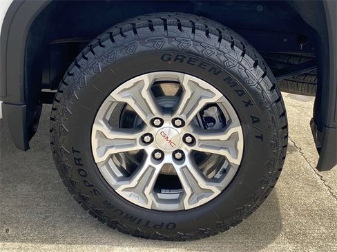 Used 2024 GMC Sierra 1500 SLT image 36