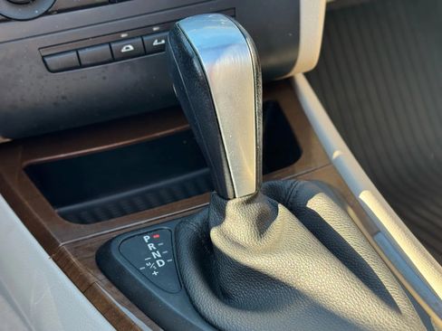 Used 2011 BMW 128i Convertible image 31