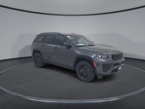 New 2026 Jeep Grand Cherokee Laredo image 3