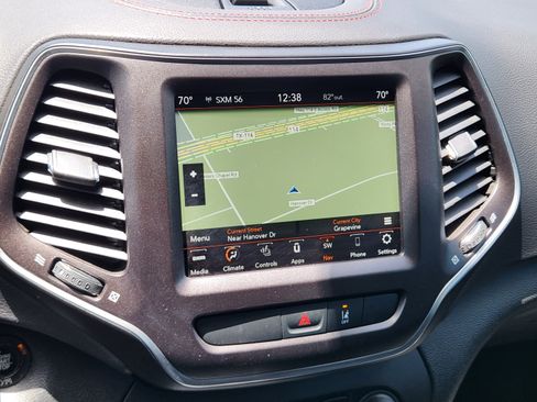 Used 2022 Jeep Cherokee Trailhawk w/ Sun, Sound & Nav Group AWD/4WD image 9