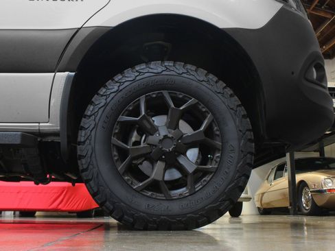 Used 2020 Mercedes-Benz Sprinter 2500 image 10