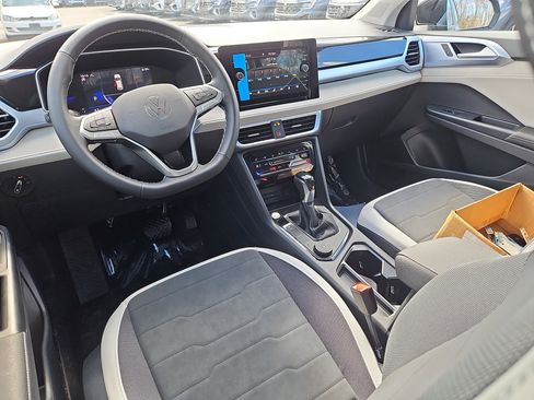 New 2026 Volkswagen Taos SE AWD/4WD image 6