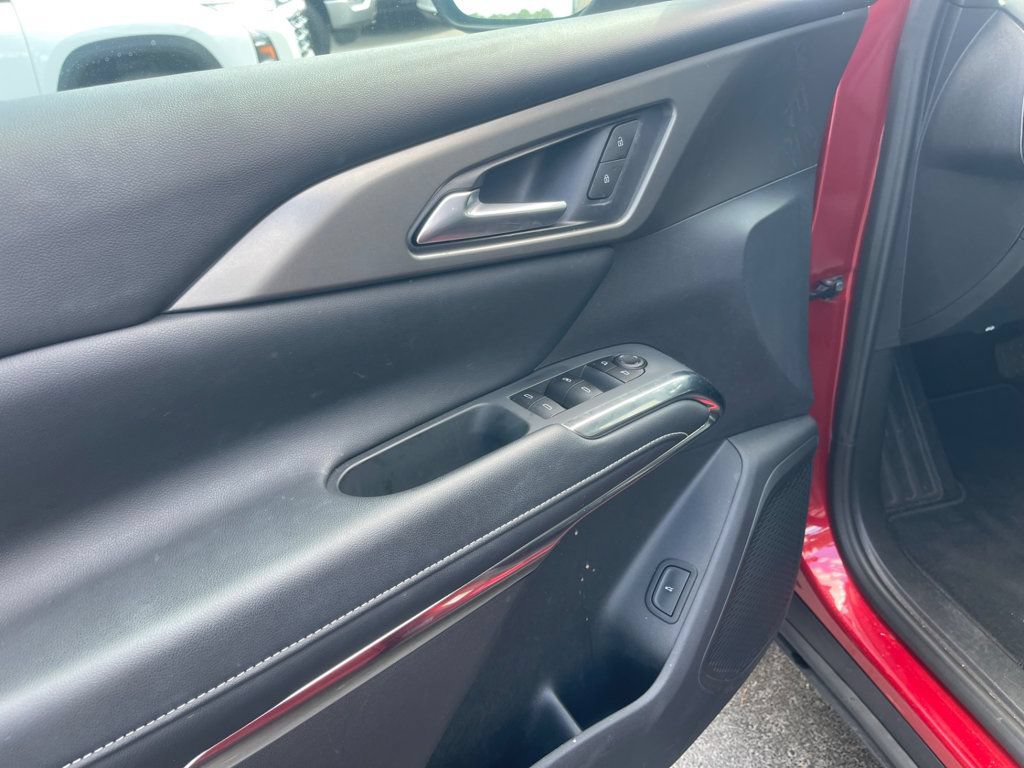 Used 2026 Chevrolet Traverse LT FWD image 11