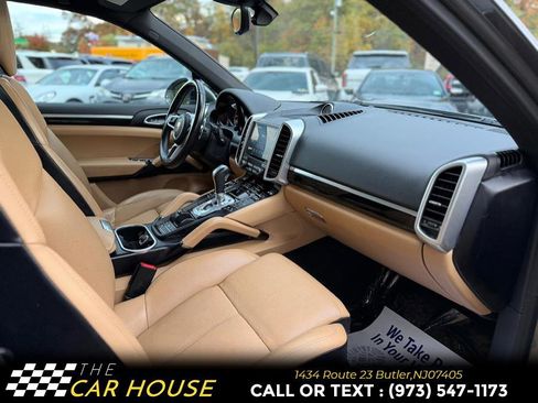 Used 2017 Porsche Cayenne S image 23