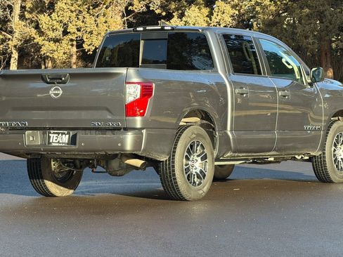 Used 2023 Nissan Titan SV image 4