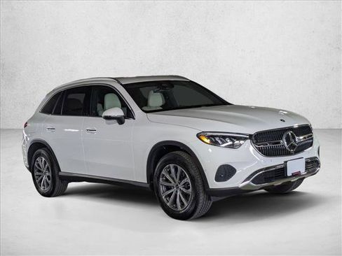 Certified 2025 Mercedes-Benz GLC 300 image 2