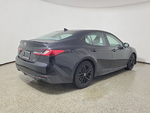 Used 2025 Toyota Camry SE w/ Convenience Package FWD image 4