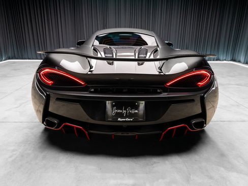 Used 2017 McLaren 570S Coupe RWD image 12