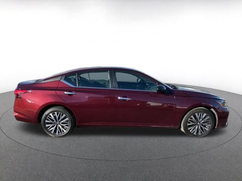 Used 2025 Nissan Altima 2.5 SV image 16