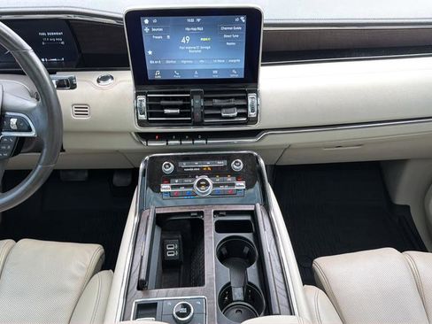 Used 2019 Lincoln Navigator Reserve AWD/4WD image 8