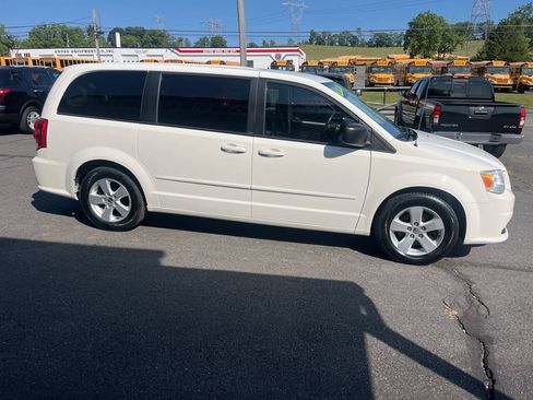 Used 2013 Dodge Grand Caravan SE FWD image 5