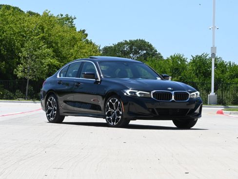 Used 2026 BMW 330i Sedan RWD image 2
