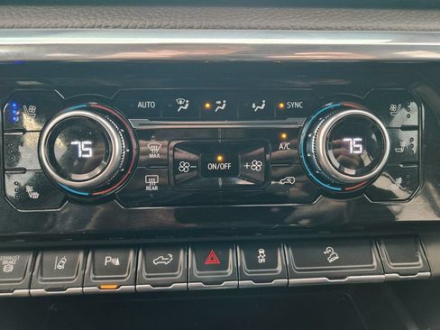Used 2026 GMC Sierra 2500 Denali w/ Technology Package AWD/4WD image 17