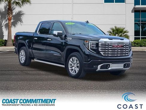 Used 2022 GMC Sierra 1500 Denali AWD/4WD image 3