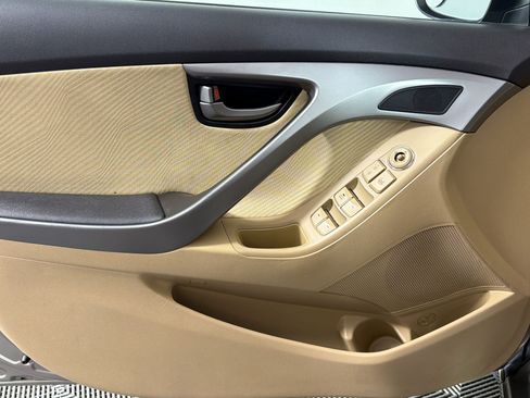 Used 2013 Hyundai Elantra GLS w/ Preferred Pkg FWD image 11