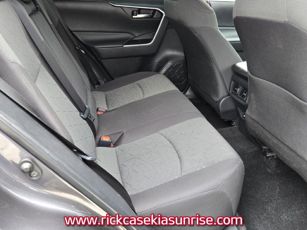 Used 2021 Toyota RAV4 XLE FWD image 15