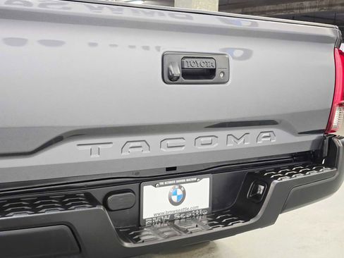 Used 2022 Toyota Tacoma SR image 7