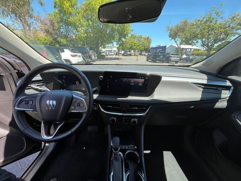 Used 2025 Buick Encore GX Preferred FWD image 32
