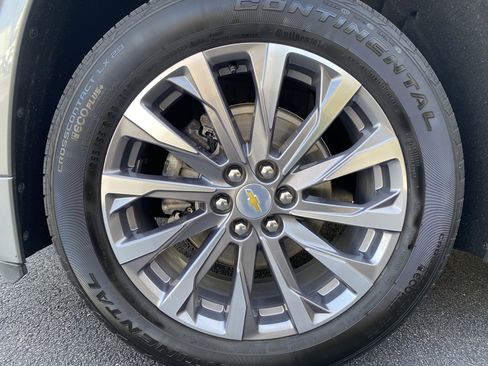 Used 2023 Chevrolet Traverse Premier image 13