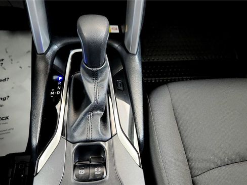 Certified 2023 Toyota Corolla Cross LE w/ Moonroof Package image 28