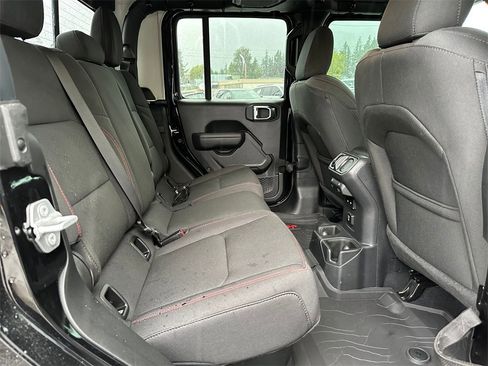 Used 2023 Jeep Gladiator Rubicon w/ Cold Weather Group image 14