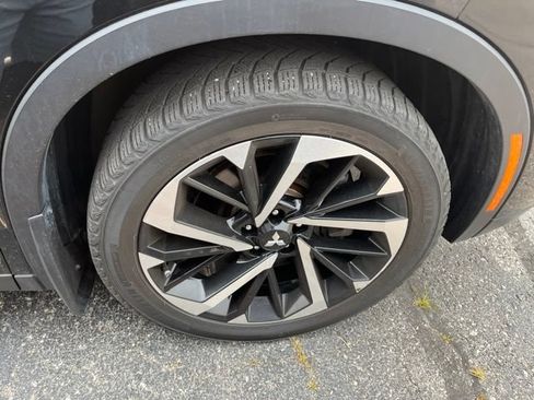 Used 2022 Mitsubishi Outlander SE AWD/4WD image 3