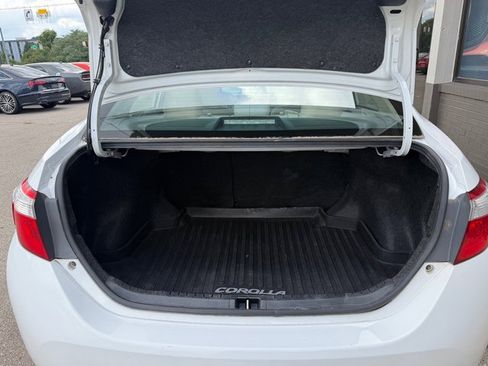 Used 2016 Toyota Corolla LE FWD image 5