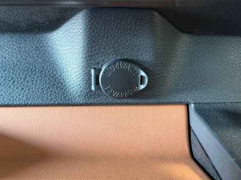 Used 2019 Toyota Avalon Limited FWD image 20