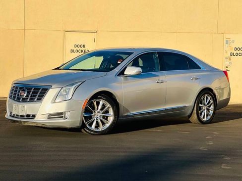 Used 2013 Cadillac XTS Luxury FWD image 4