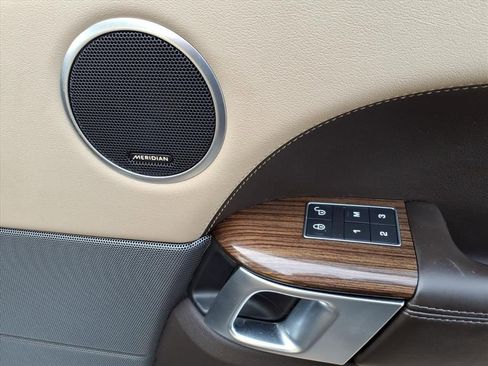 Used 2020 Land Rover Range Rover Sport HSE image 10