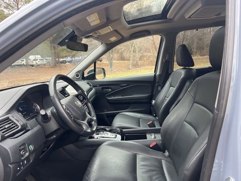 Certified 2022 Honda Pilot Touring image 17