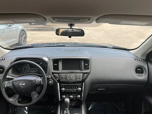 Used 2019 Nissan Pathfinder S AWD/4WD image 27