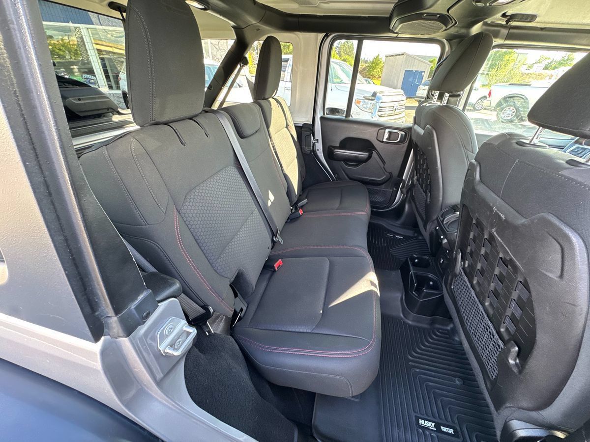 Used 2018 Jeep Wrangler Unlimited Rubicon w/ LED Lighting Group AWD/4WD image 26