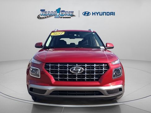 Certified 2024 Hyundai Venue SEL image 2