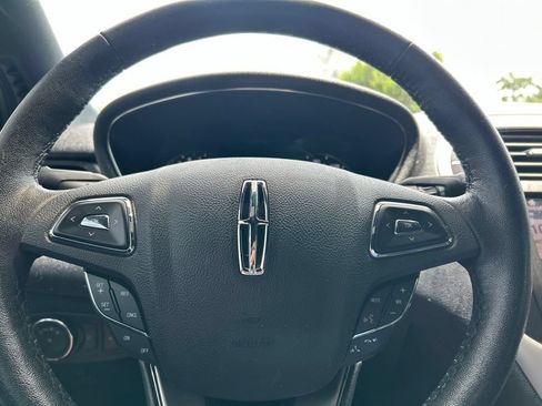 Used 2019 Lincoln MKC Premiere FWD image 23