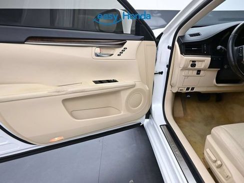 Used 2013 Lexus ES 350 w/ Luxury Pkg FWD image 16