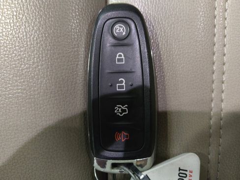 Used 2019 Ford Escape SEL AWD/4WD image 32