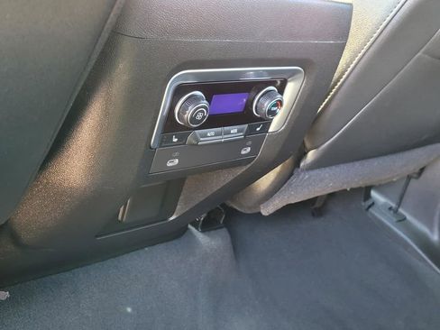 Used 2021 Chevrolet Tahoe Premier w/ Premium Package image 23