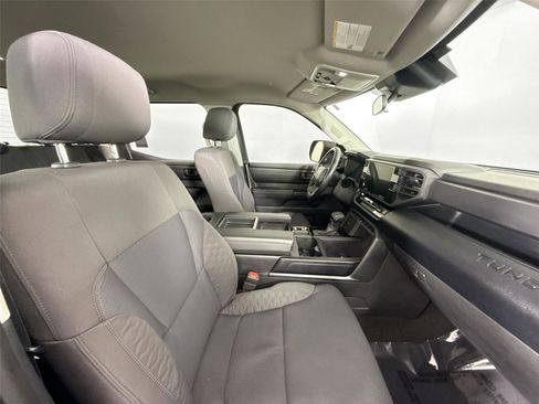 Used 2022 Toyota Tundra SR image 38