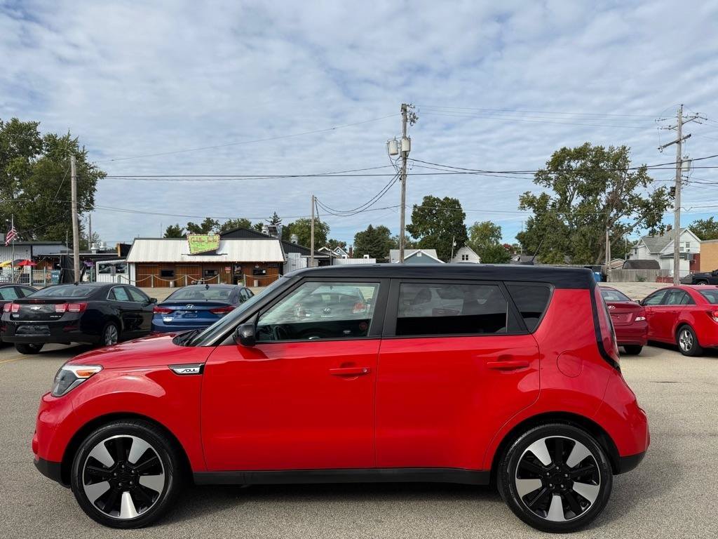 Used 2017 Kia Soul + w/ Designer's Package FWD image 2