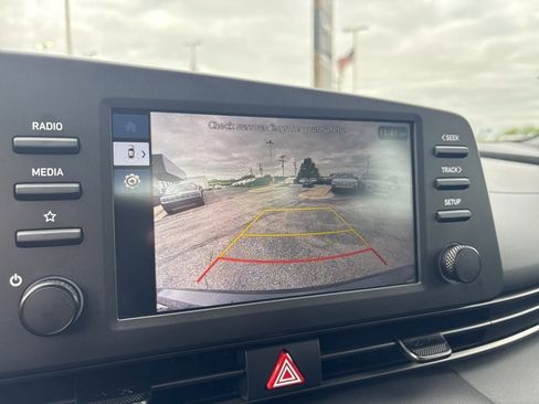 Certified 2025 Hyundai Elantra Sport FWD image 19