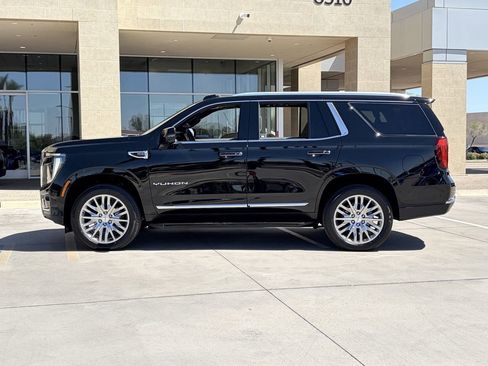 Used 2025 GMC Yukon Elevation w/ Elevation Premium Package AWD/4WD image 8