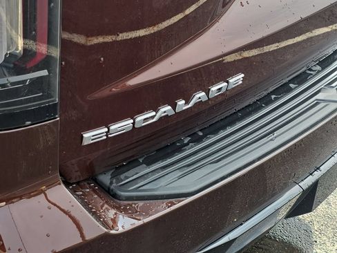 Certified 2023 Cadillac Escalade ESV Premium Luxury Platinum w/ LPO, Radiant Package AWD/4WD image 33