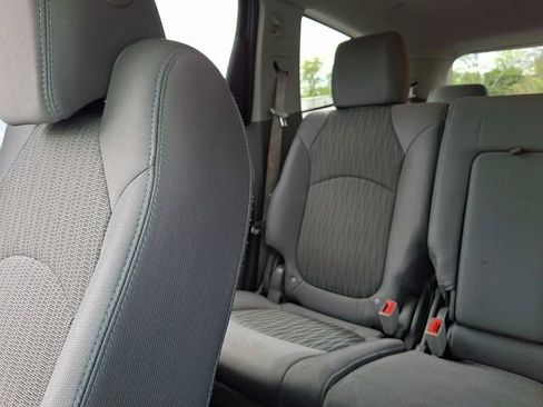 Used 2017 Chevrolet Traverse LS FWD image 21