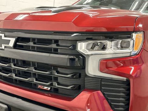 Used 2023 Chevrolet Silverado 1500 LT Trail Boss w/ LPO, Dark Essentials Package AWD/4WD image 32