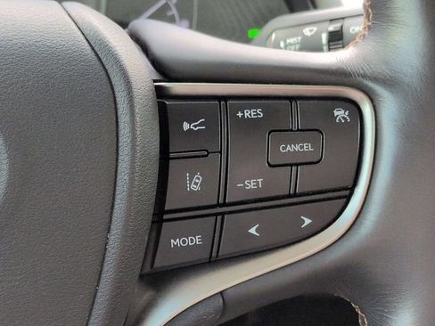 Used 2020 Lexus UX 250h w/ Premium Package AWD/4WD image 26