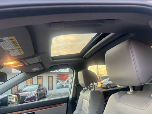 Used 2018 Honda CR-V Touring image 13