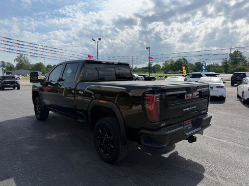 Used 2024 GMC Sierra 2500 AT4 w/ AT4 Premium Plus Package AWD/4WD image 9