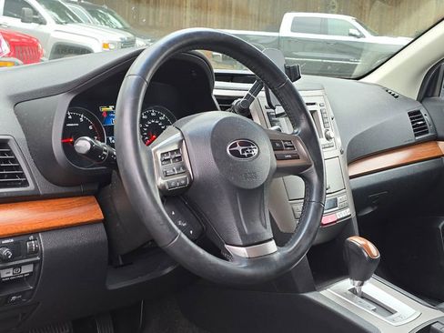 Used 2014 Subaru Outback 2.5i Limited w/ Moonroof Package AWD/4WD image 10
