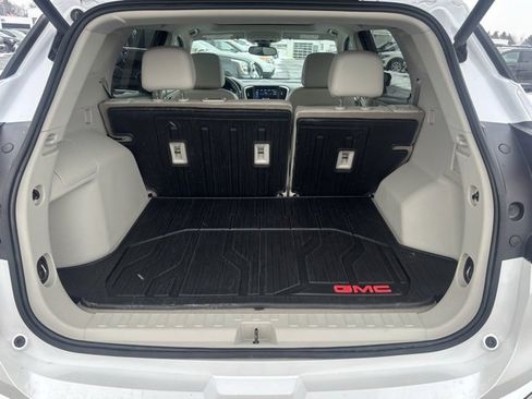 Used 2024 GMC Terrain Denali w/ Denali Premium Package image 9